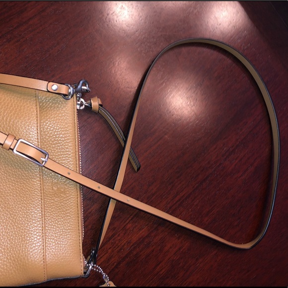 Coach Handbag - Picture 4 of 6